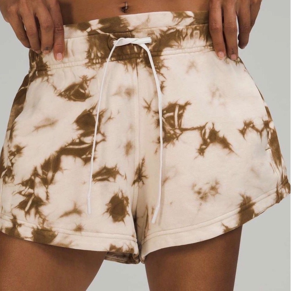 Lululemon Inner Glow High Rise Shorts Tan Tie Dye 6